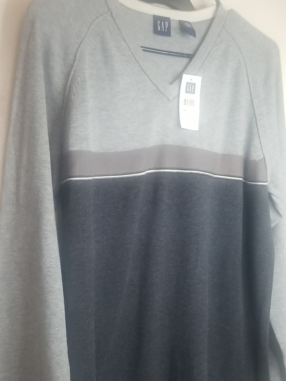 GAP Men’s Gray Two-Tone V-Neck Sweater with Charcoal Panel